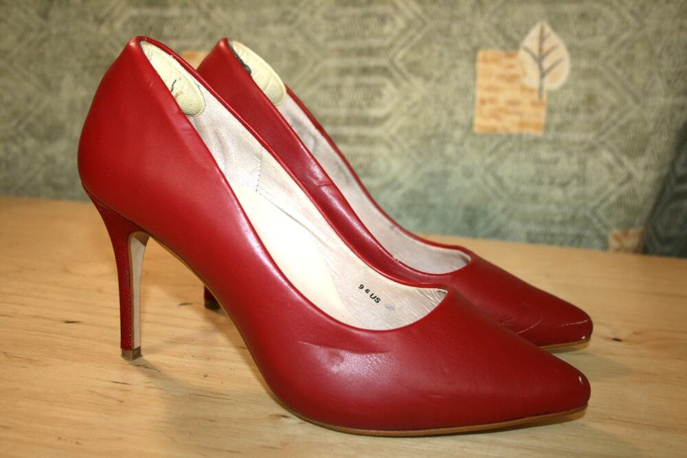 Maria Saint Red Faux Leather Pumps 9.5 M